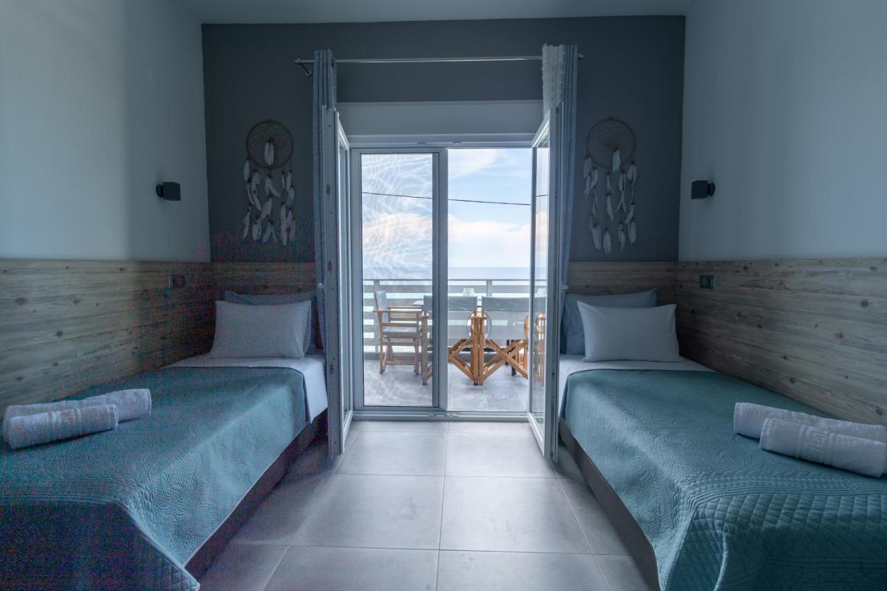 Golden Seaside 2 Daire Nea Roda Dış mekan fotoğraf