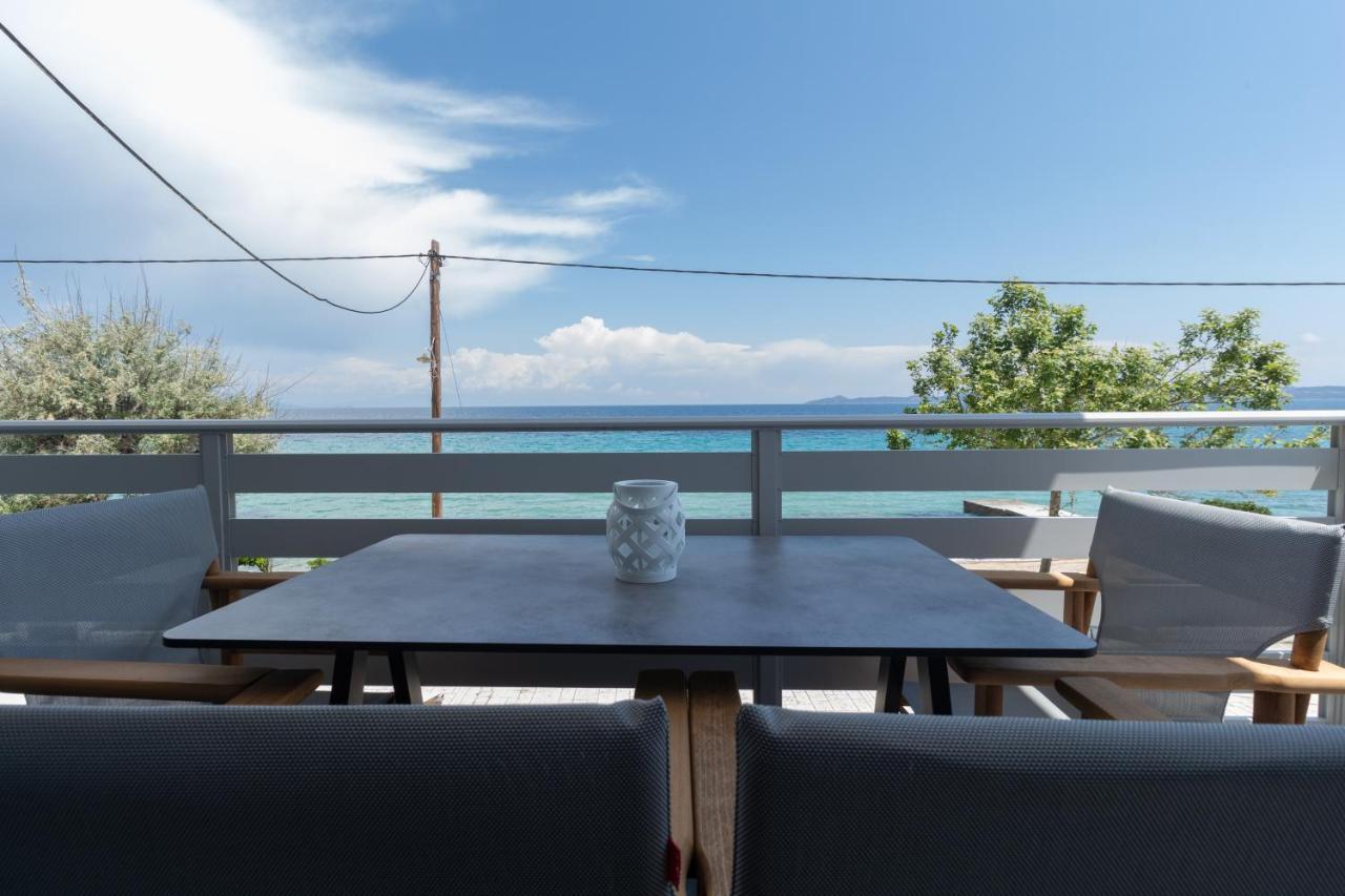 Golden Seaside 2 Daire Nea Roda Dış mekan fotoğraf